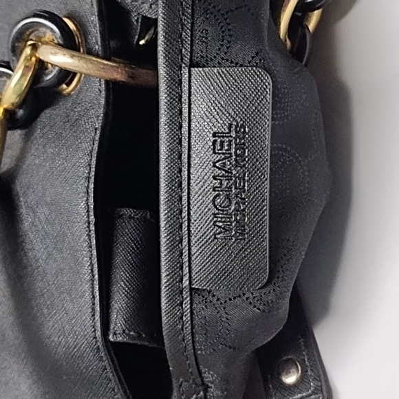 Elegant Black Faux Leather Tote with Gold Chain Handles – Chic Shoulder Bag - Picture 3 of 11